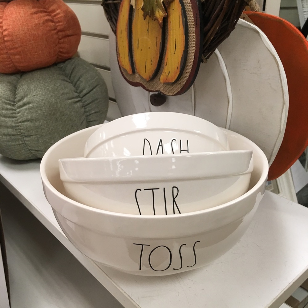 ⬇️PRICE DROP⬇️ Rae Dunn 3 Mixing Bowls Set